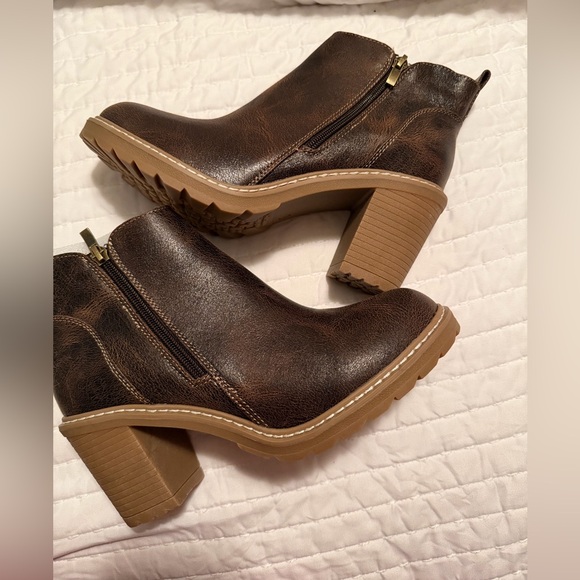 Corkys Shoes - Corky's "Rocky Top" Block Heel Ankle
Bootie with Side Zip espresso size 10